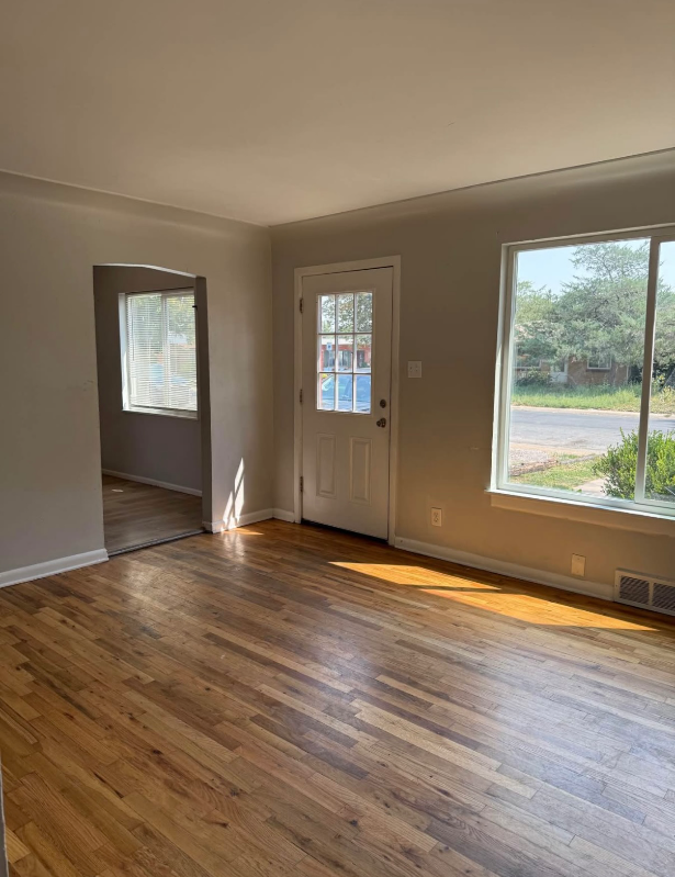 2357 Elmira St - Photo 6 of 15