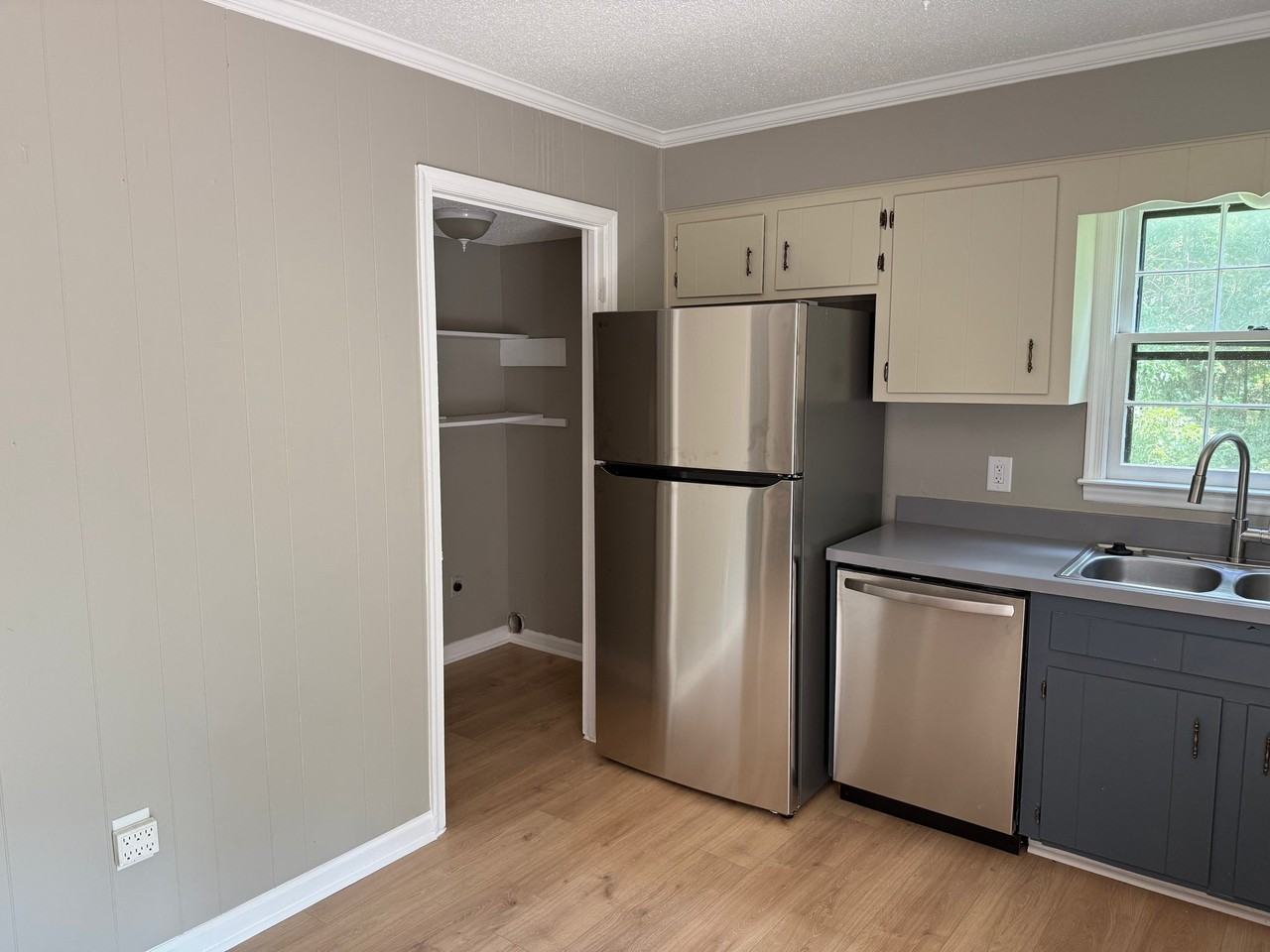 1405 Harth Dr #A - Photo 2 of 20