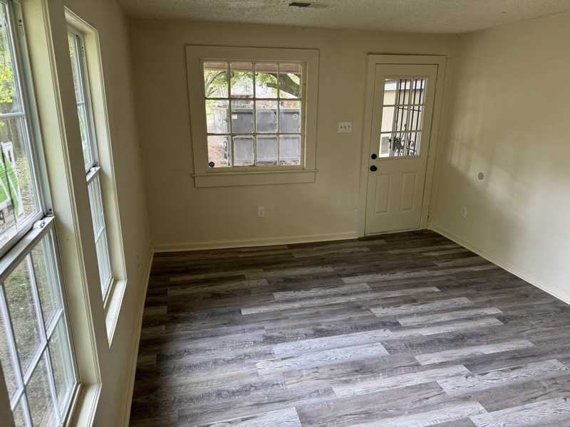 4949 Enterprise St - Photo 3 of 10