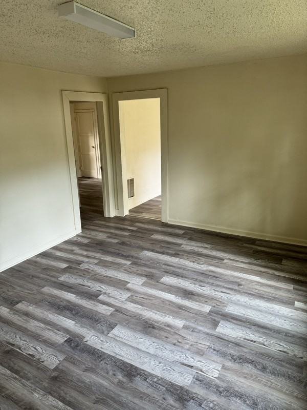 4949 Enterprise St - Photo 4 of 10