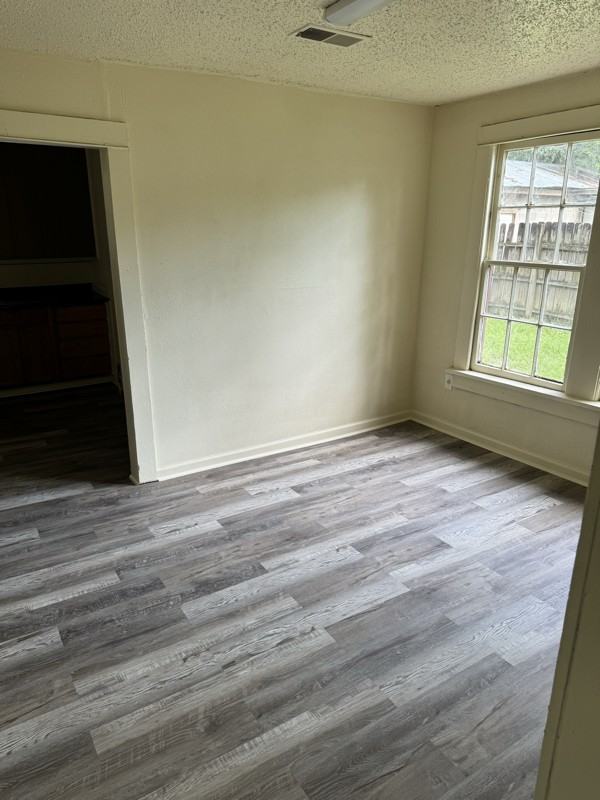 4949 Enterprise St - Photo 5 of 10