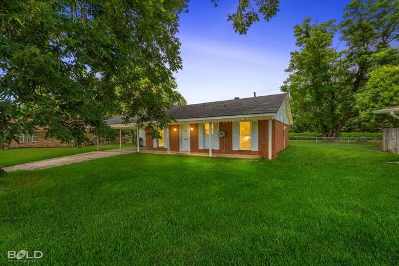 1315 Parkway Cir - Photo 2 of 12