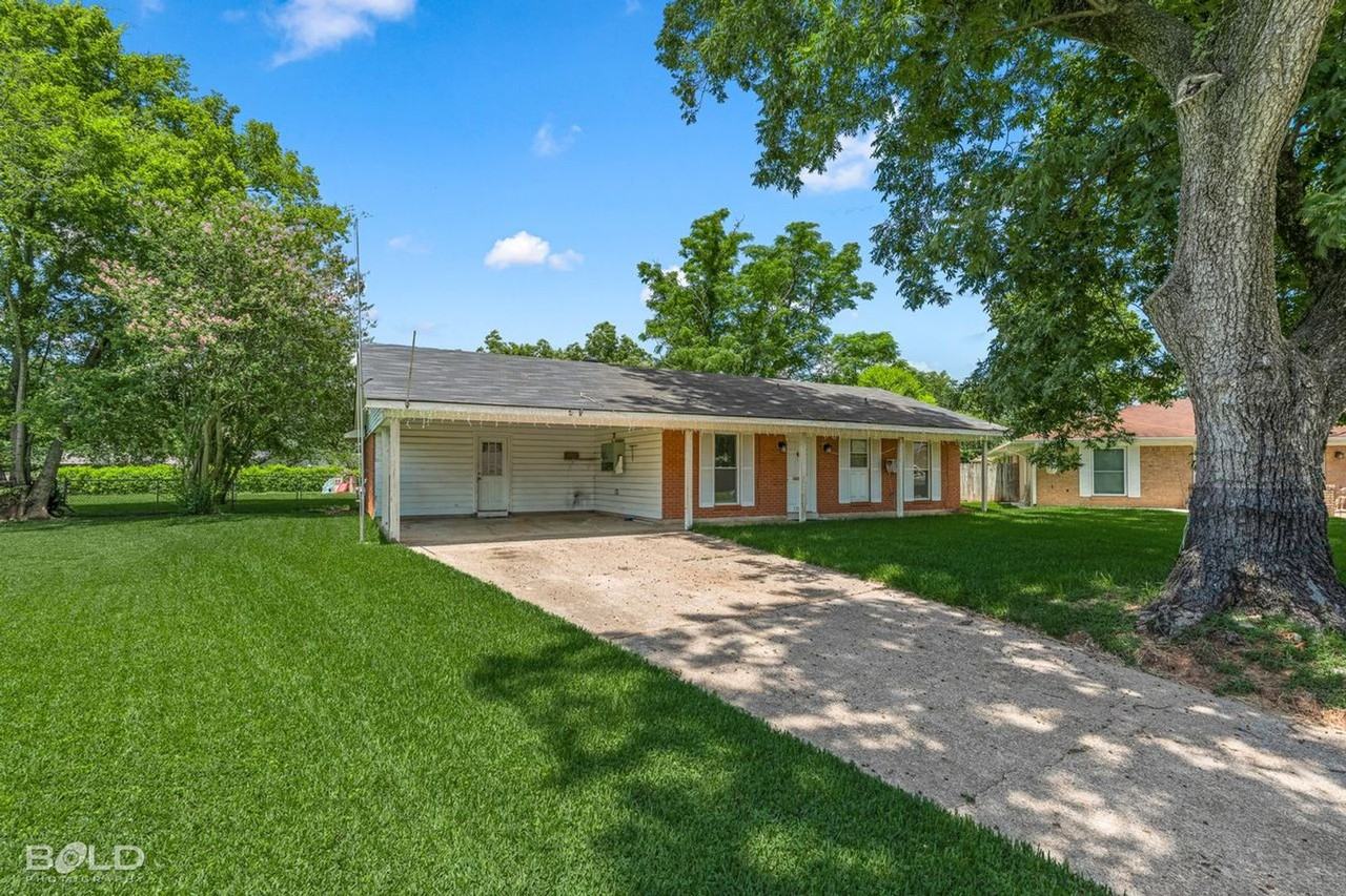 1315 Parkway Cir - Photo 4 of 12