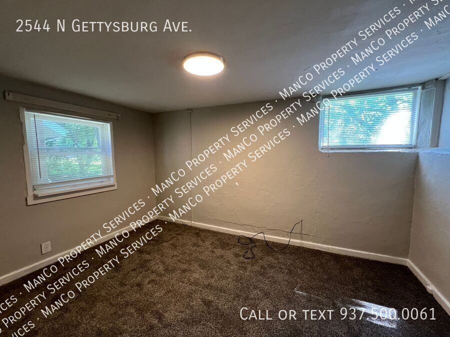 2544 N Gettysburg Ave - Photo 5 of 7