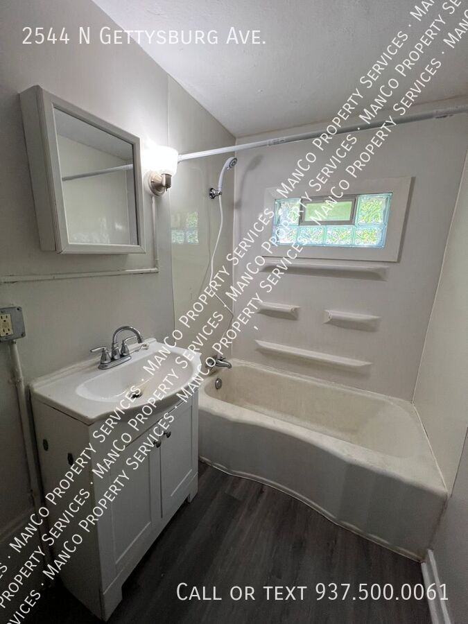 2544 N Gettysburg Ave - Photo 7 of 7