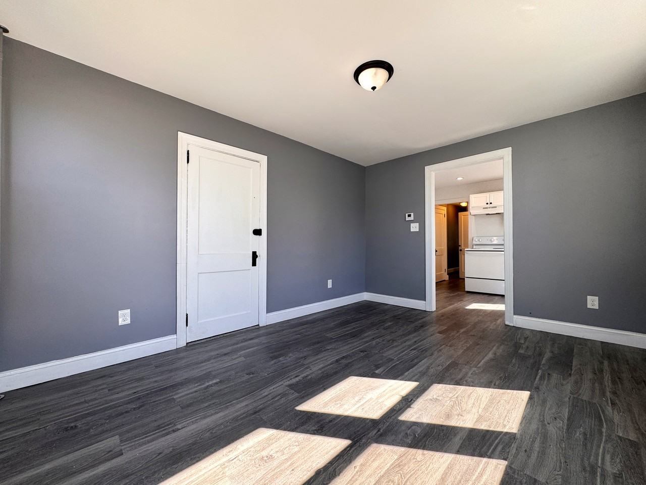16 Jenkins Ave #A - Photo 3 of 10