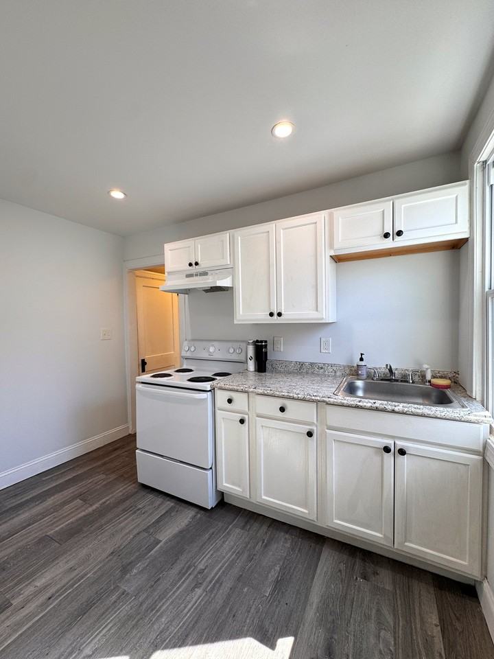 16 Jenkins Ave #A - Photo 5 of 10