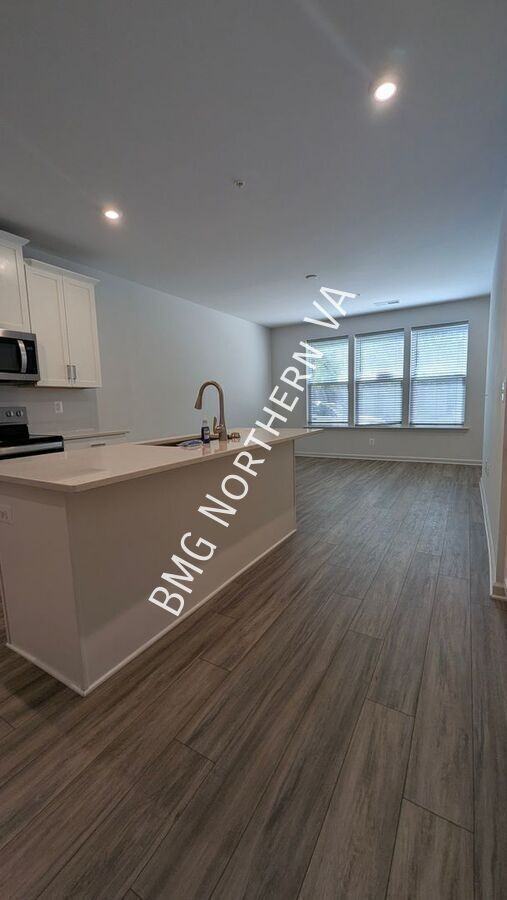 2576 Neabsco Common Pl - Photo 6 of 19