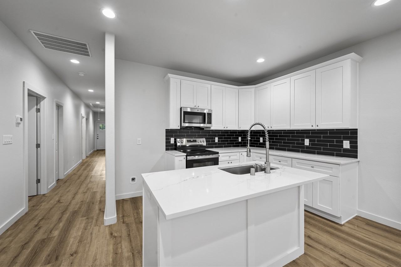 918 W Ford St #1 - Photo 4 of 19