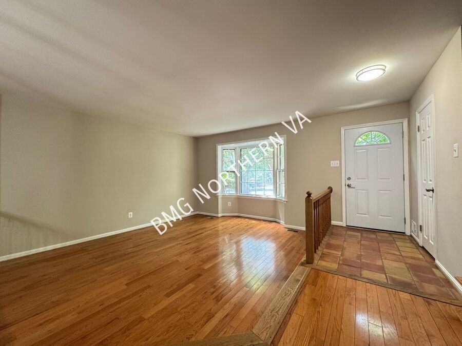 9606 Scotch Haven Dr - Photo 2 of 33
