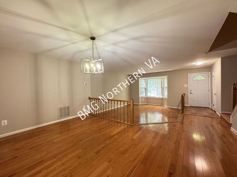 9606 Scotch Haven Dr - Photo 5 of 33