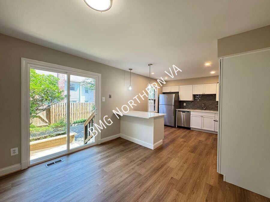 9606 Scotch Haven Dr - Photo 6 of 33
