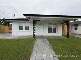 featured image of 1720 Aycock St #A