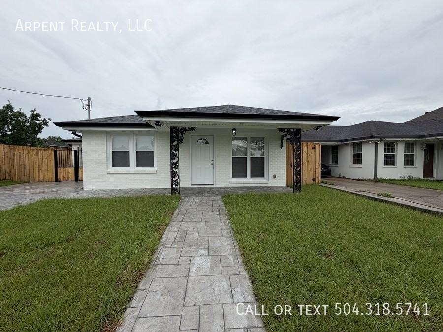 1720 Aycock St #A - Photo 2 of 17