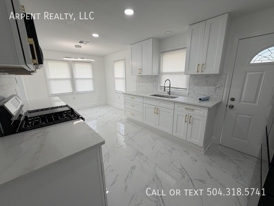 1720 Aycock St #A - Photo 6 of 17