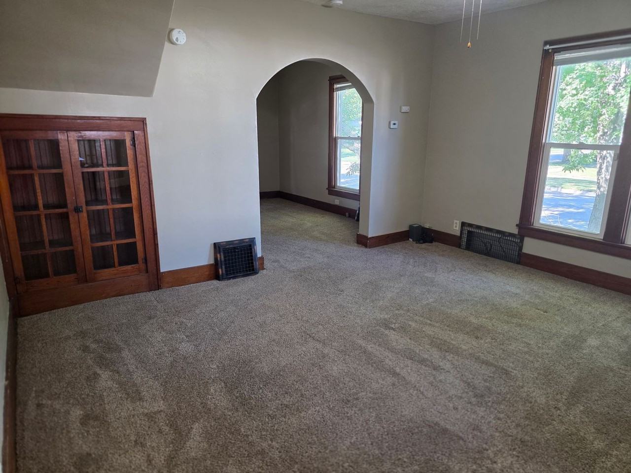 114 E Phillip Ave - Photo 4 of 12
