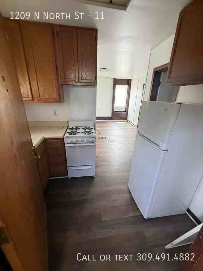 1209 N North St #11 - Photo 2 of 5