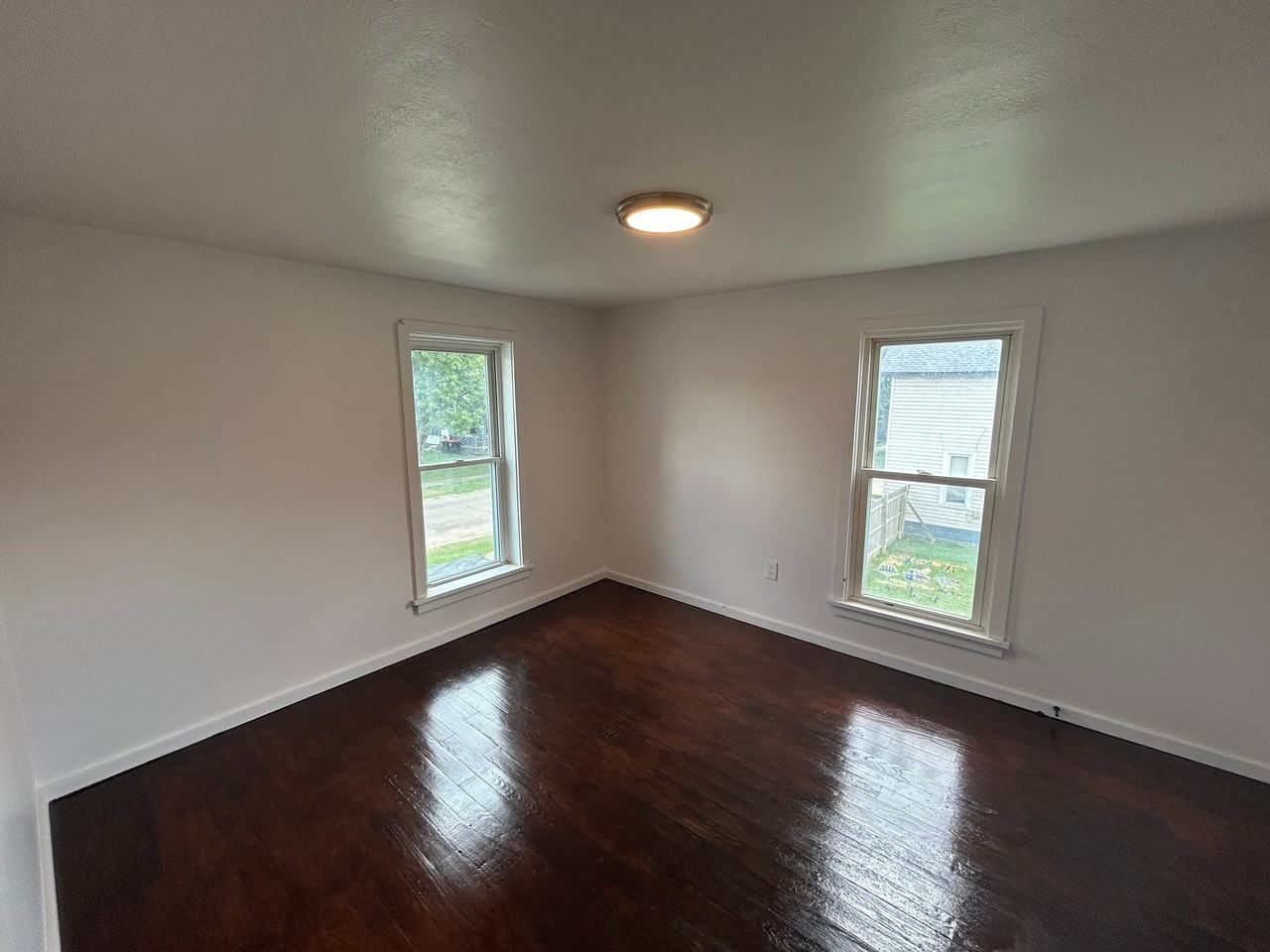 381 Woods Ave - Photo 7 of 7