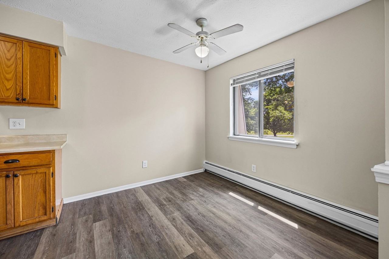 30 Stenwick Dr #E - Photo 7 of 50
