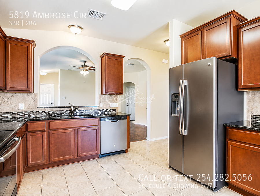 5819 Ambrose Cir - Photo 7 of 19