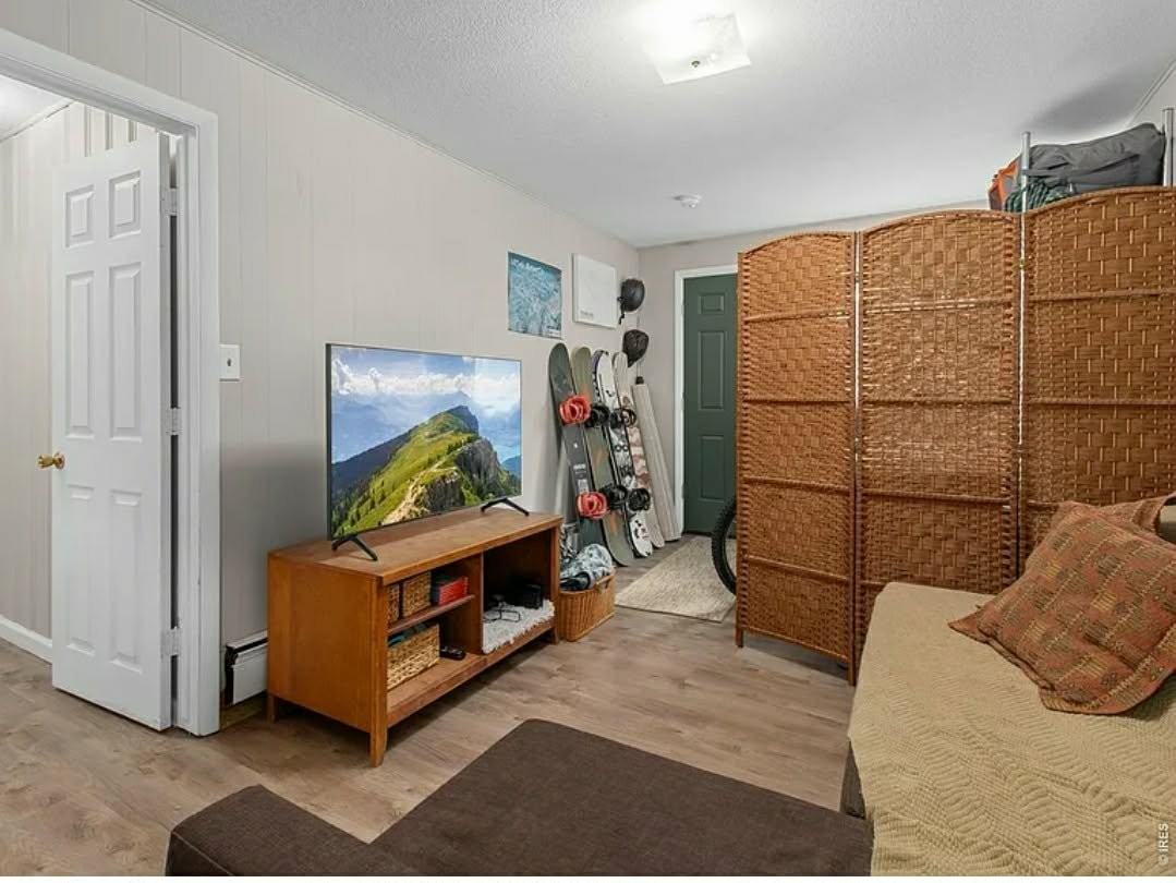 450 Hillside Ln #B - Photo 4 of 12