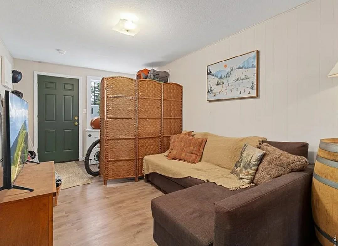 450 Hillside Ln #B - Photo 5 of 12