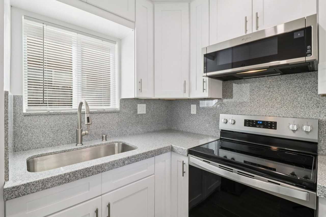181 Ballantyne St #14 - Photo 3 of 50