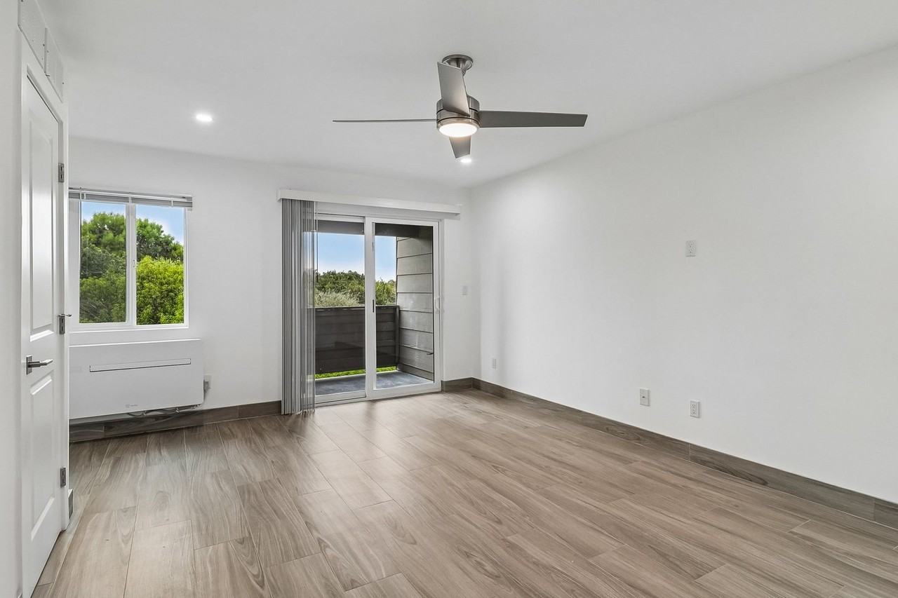 2065 Poplar Rd #508 - Photo 2 of 34