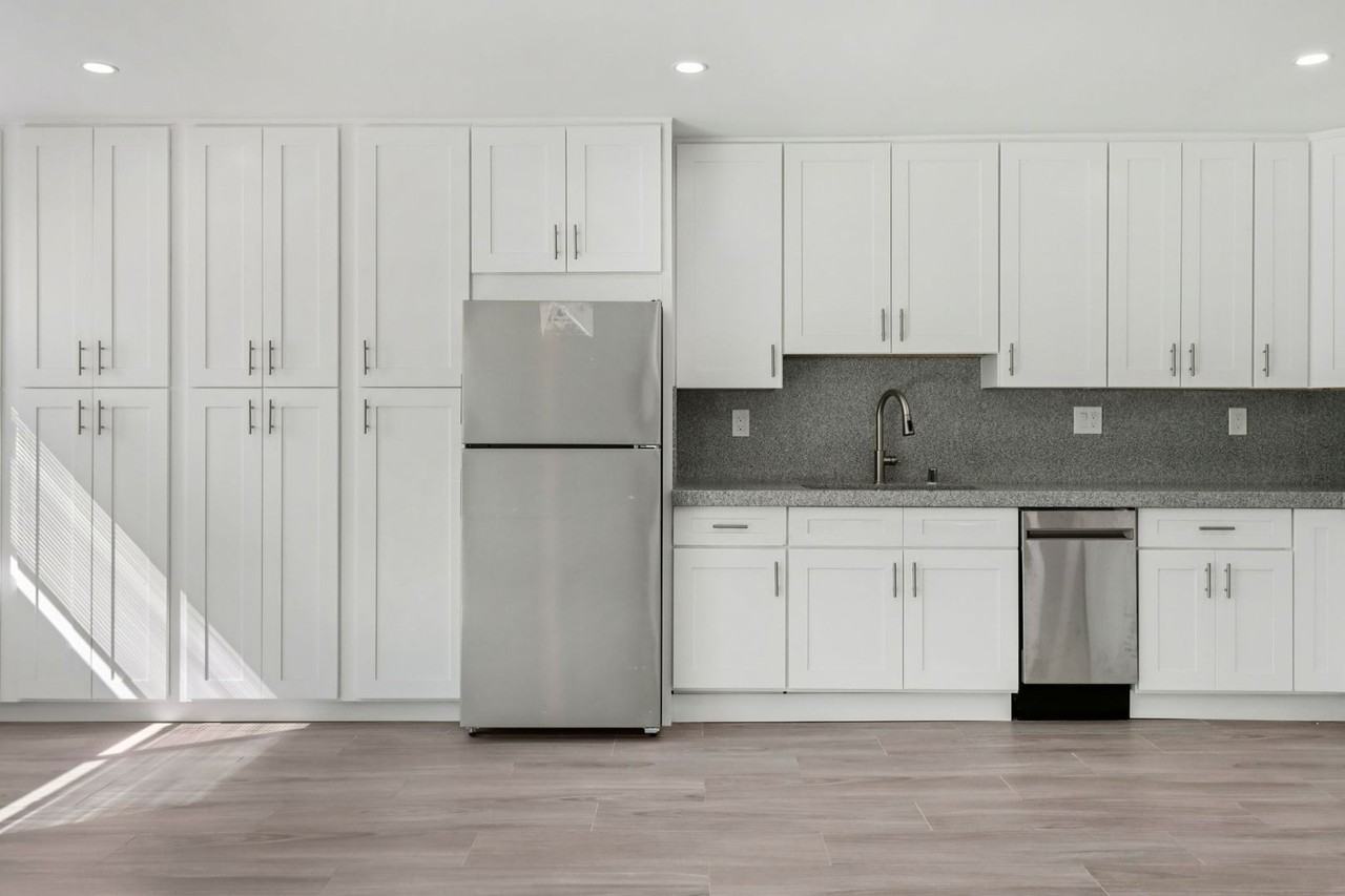 738 S Orange Ave #A - Photo 6 of 50