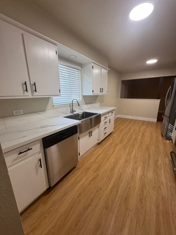 2017 Fairmont Dr - Photo 2 of 11