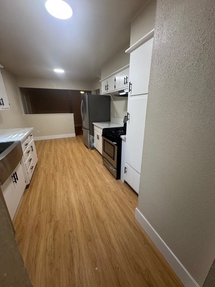 2017 Fairmont Dr - Photo 4 of 11