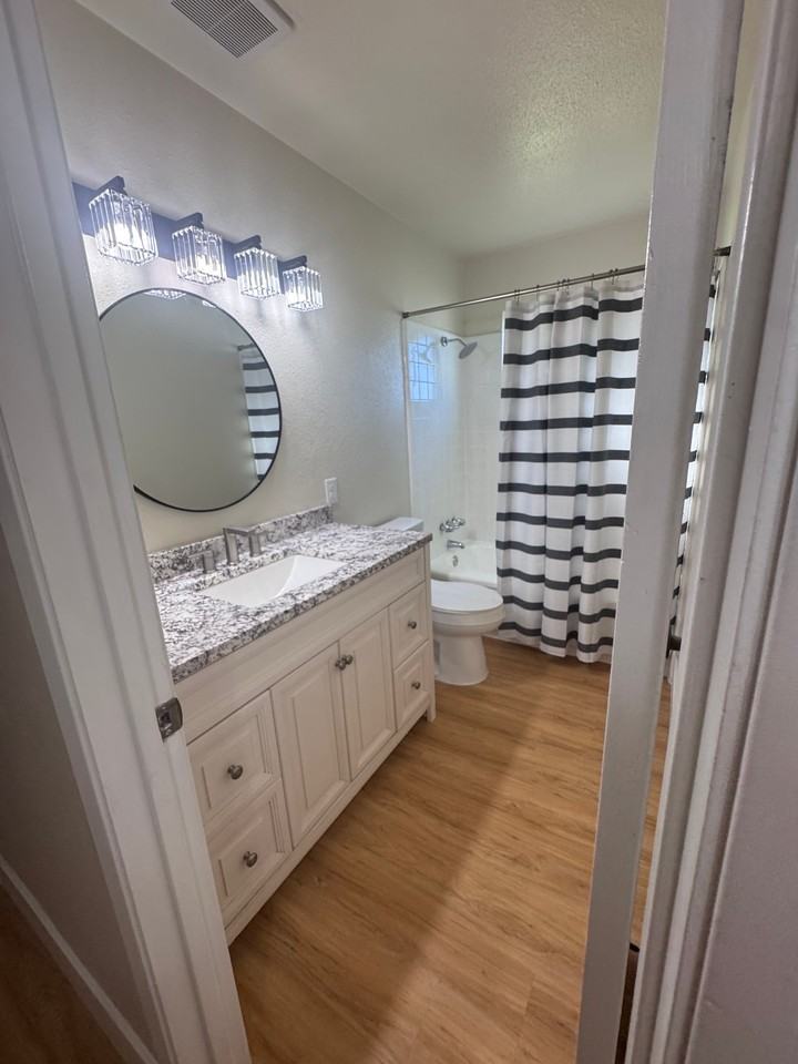 2017 Fairmont Dr - Photo 5 of 11