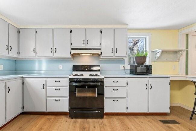 410 Boothby Rd - Photo 4 of 15