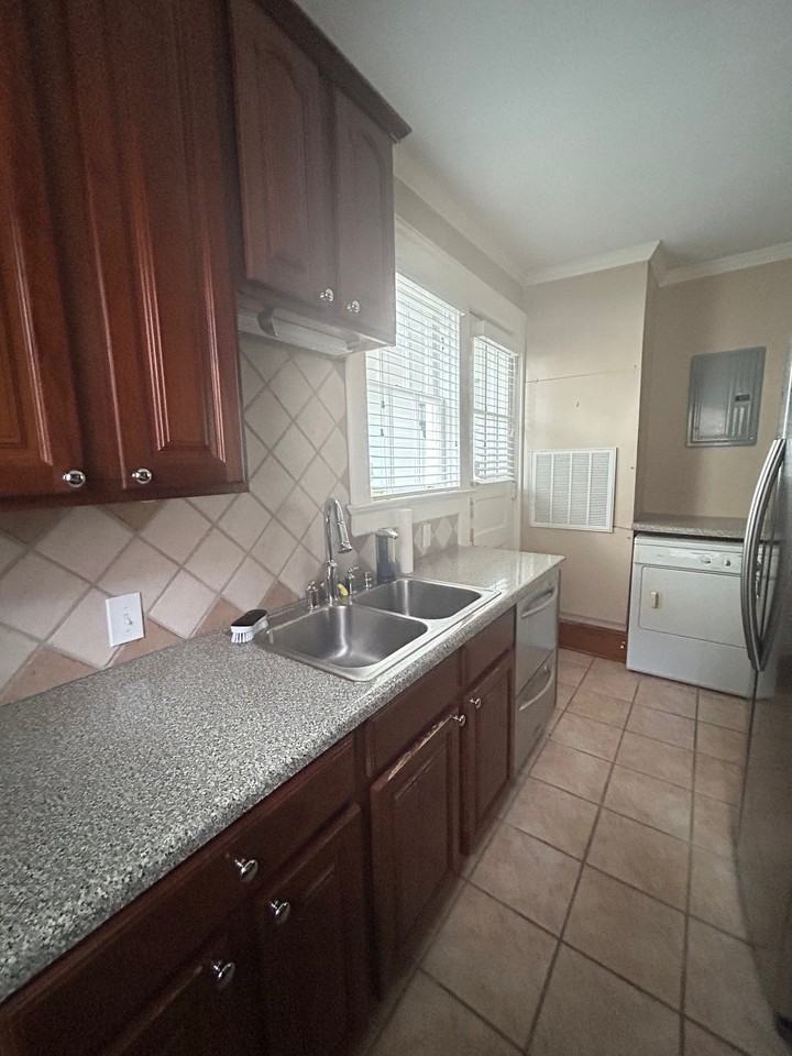 72 W End Blvd #4 - Photo 3 of 9