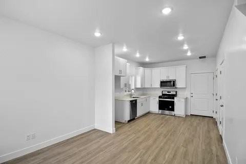 1169 Ws - Photo 2 of 18