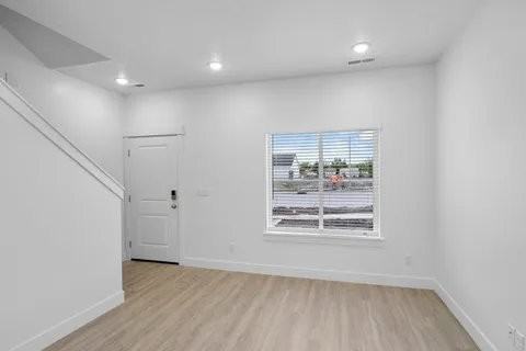 1169 Ws - Photo 4 of 18