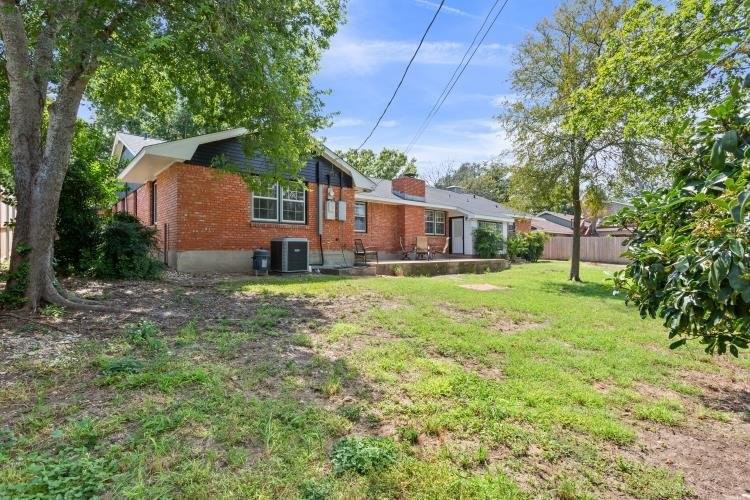 3104 W Avenue T - Photo 3 of 12