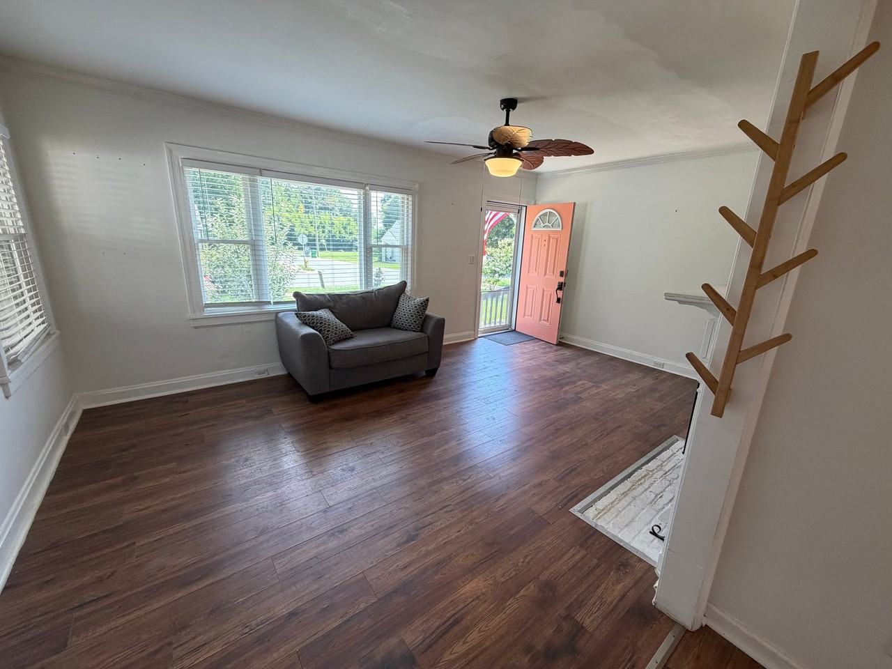 1240 Skyview Rd - Photo 3 of 30