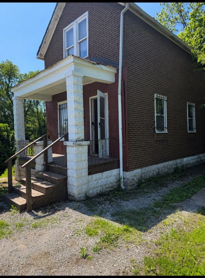 2120 Saint Louis Ave - Photo 2 of 20