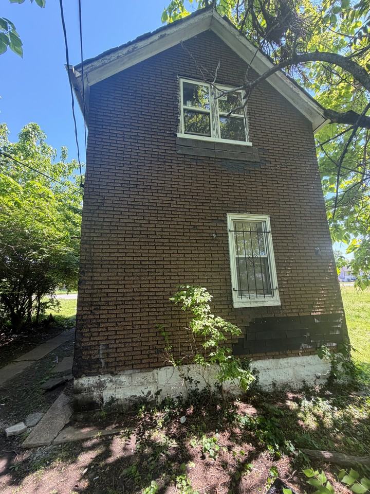 2120 Saint Louis Ave - Photo 3 of 20