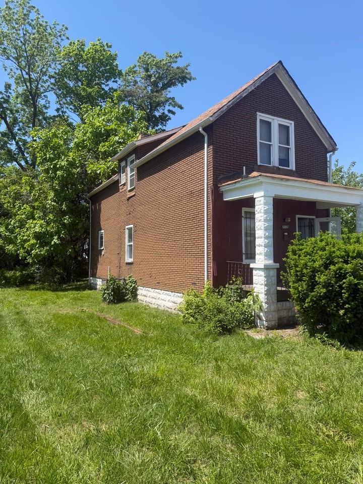 2120 Saint Louis Ave - Photo 4 of 20