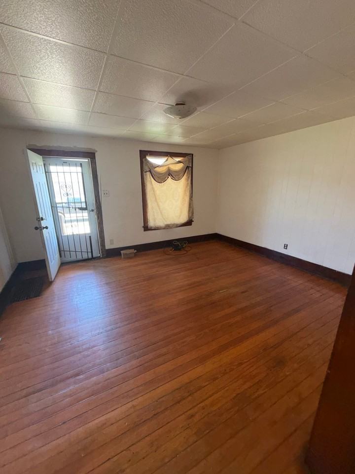 2120 Saint Louis Ave - Photo 7 of 20