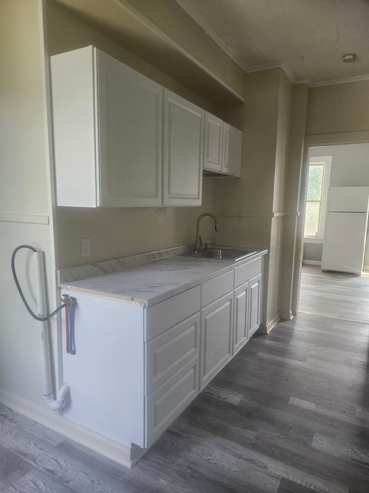 233 Jackson St #2ndFL - Photo 2 of 14
