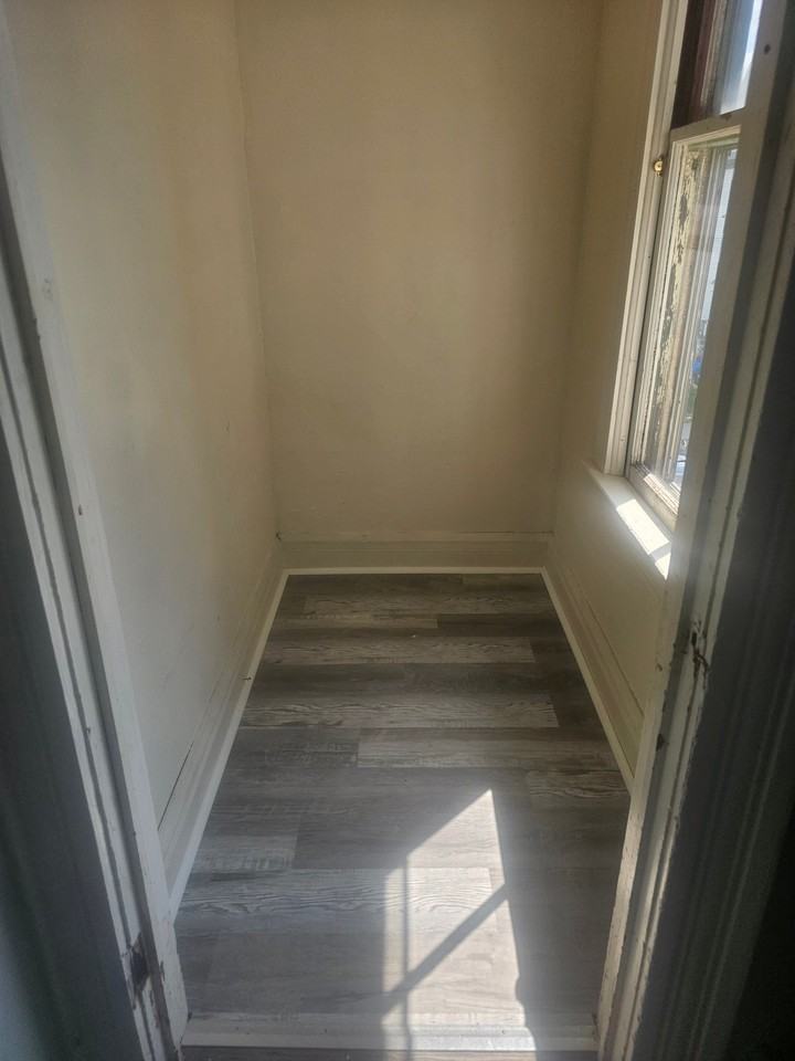 233 Jackson St #2ndFL - Photo 4 of 14