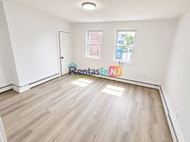 featured image of 804 Summer Ave #2