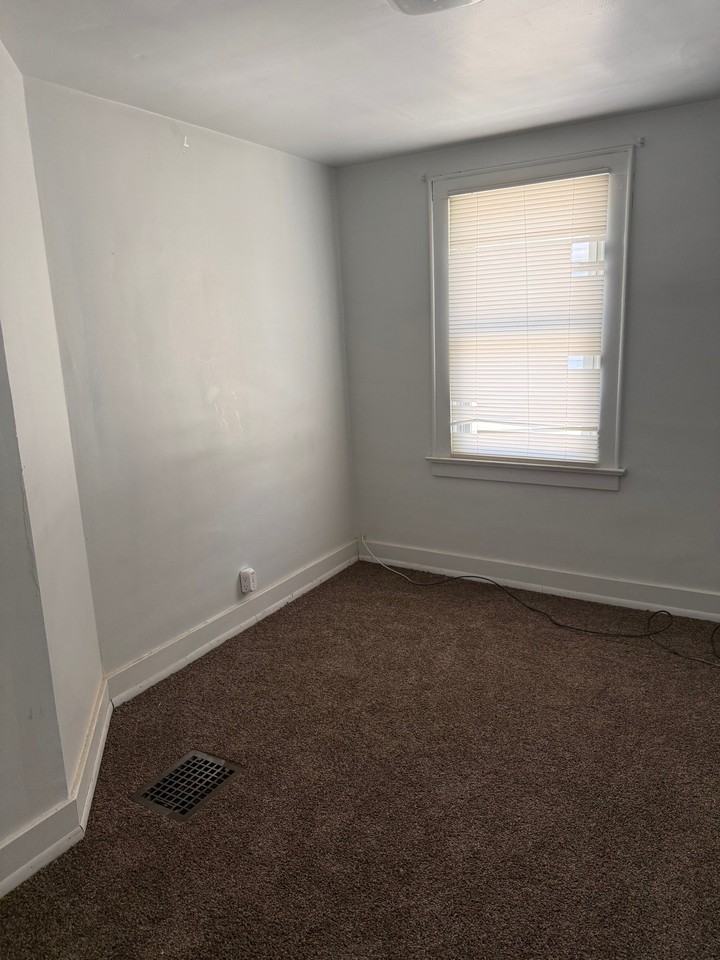 1218 Rice Ave - Photo 5 of 11