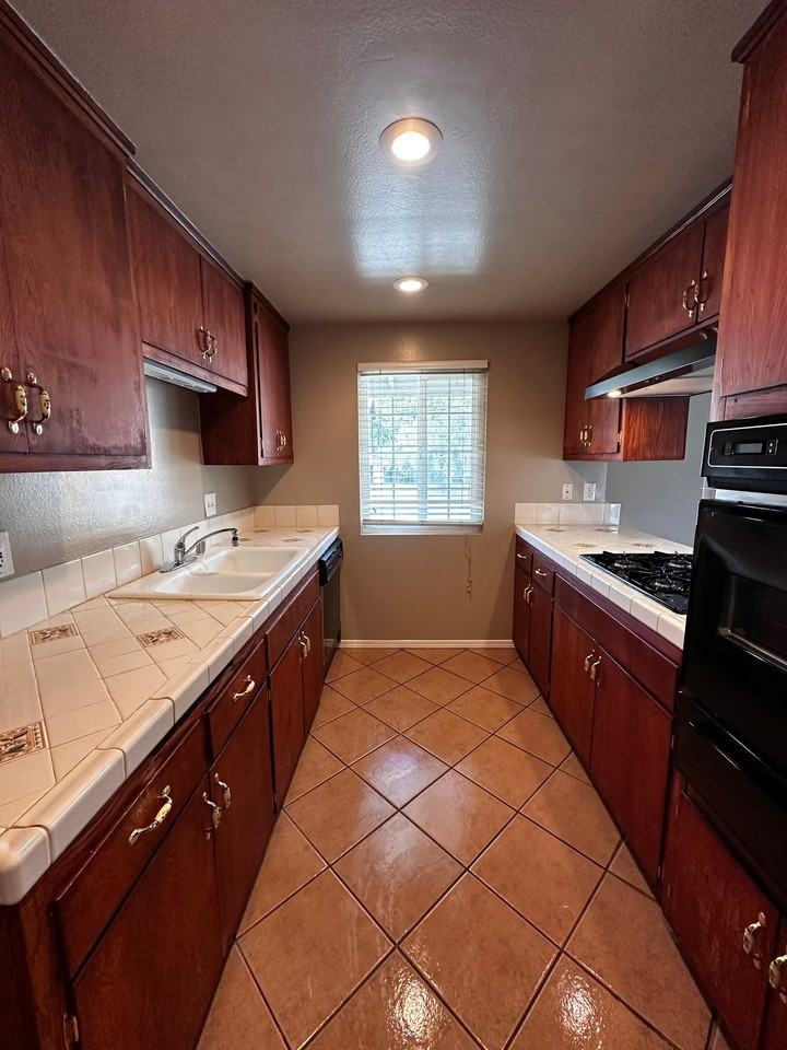 1987 Evergreen St #1987 - Photo 2 of 10