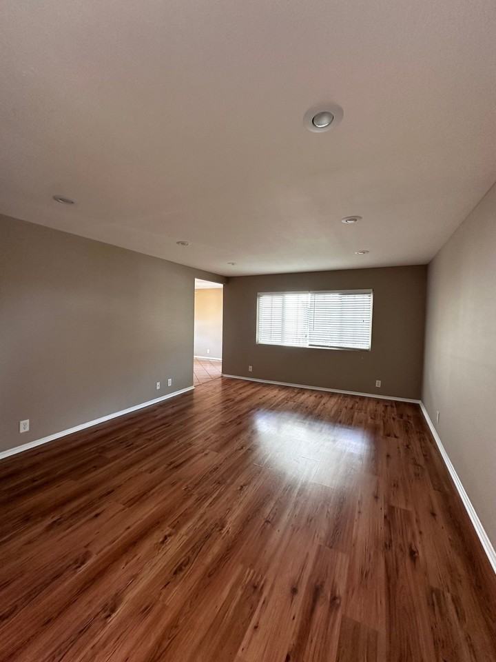 1987 Evergreen St #1987 - Photo 3 of 10