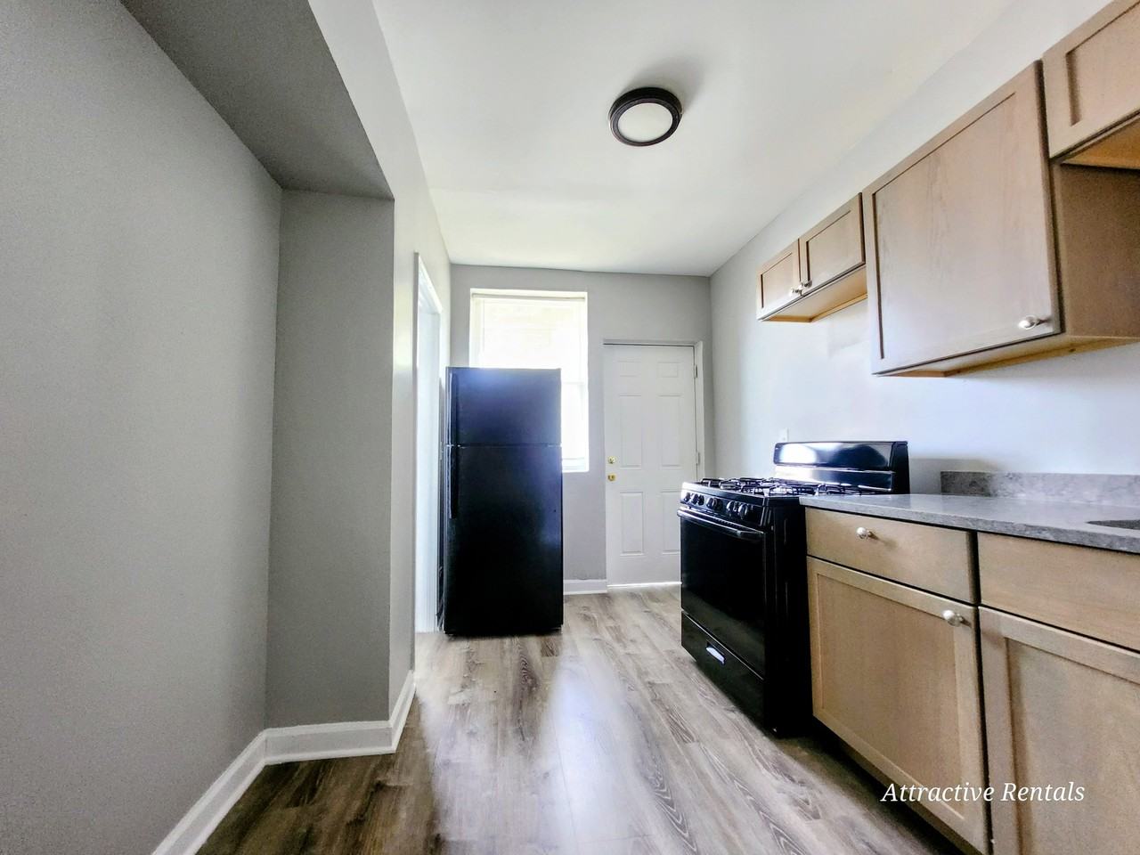 7937 S Vernon Ave - Photo 5 of 12