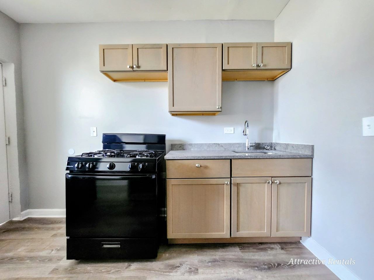 7937 S Vernon Ave - Photo 6 of 12